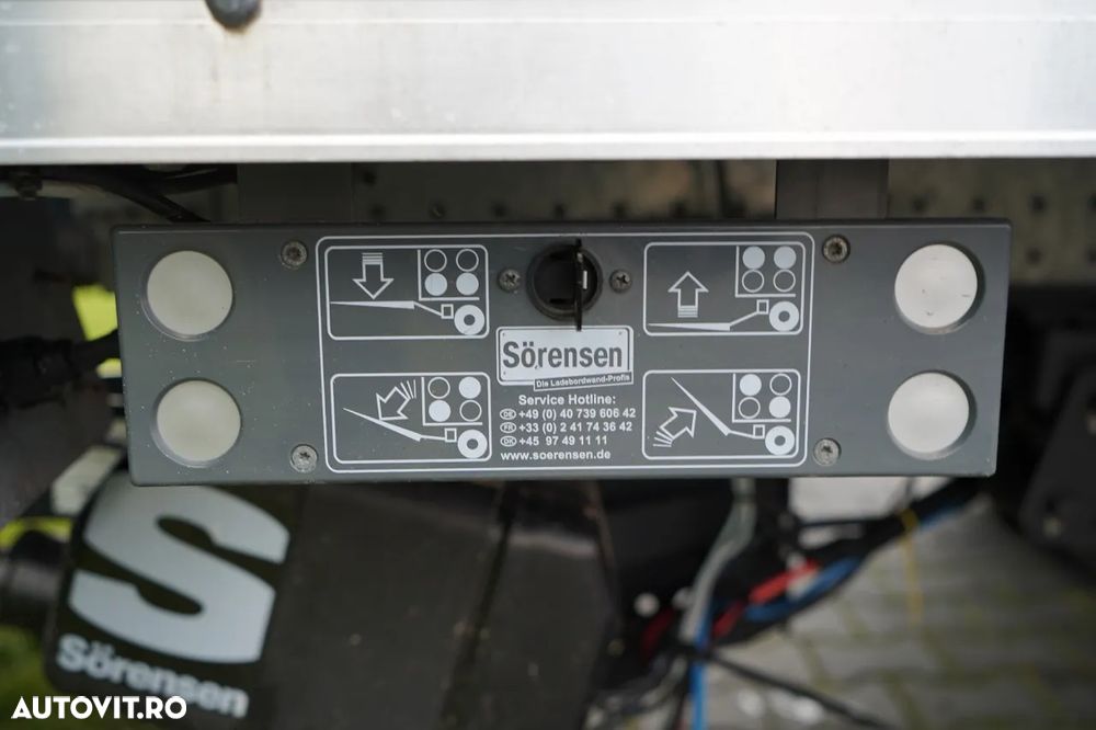 Iveco DAILY 35-160 / 4.2 M CONTAINER / LIFT / TWIN GVWR: 3500 KG / 2022 - 23