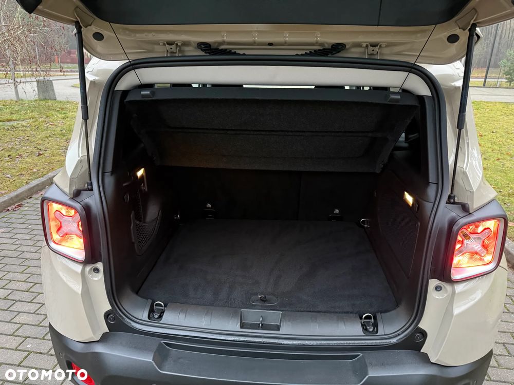 Jeep Renegade - 16