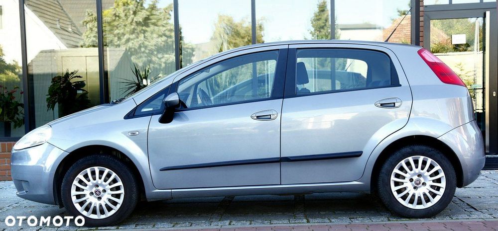 Fiat Punto 1.4 Young - 19