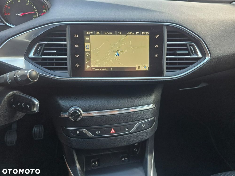 Peugeot 308 2.0 BlueHDi Allure S&S - 33