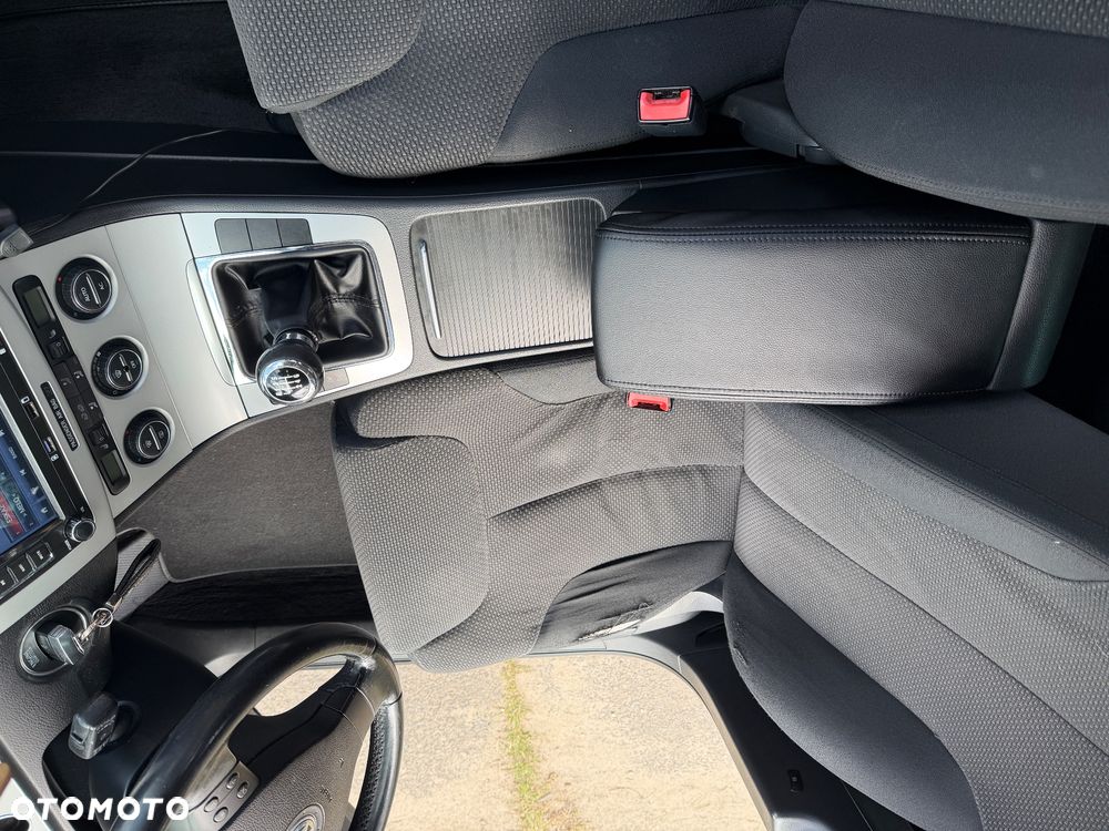 Volkswagen Passat 2.0 TDI Highline - 39