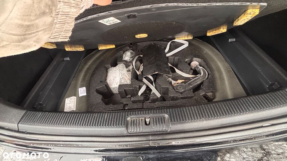 Volkswagen Golf 1.6 TDI DPF BlueMotion Technology DSG Comfortline - 25