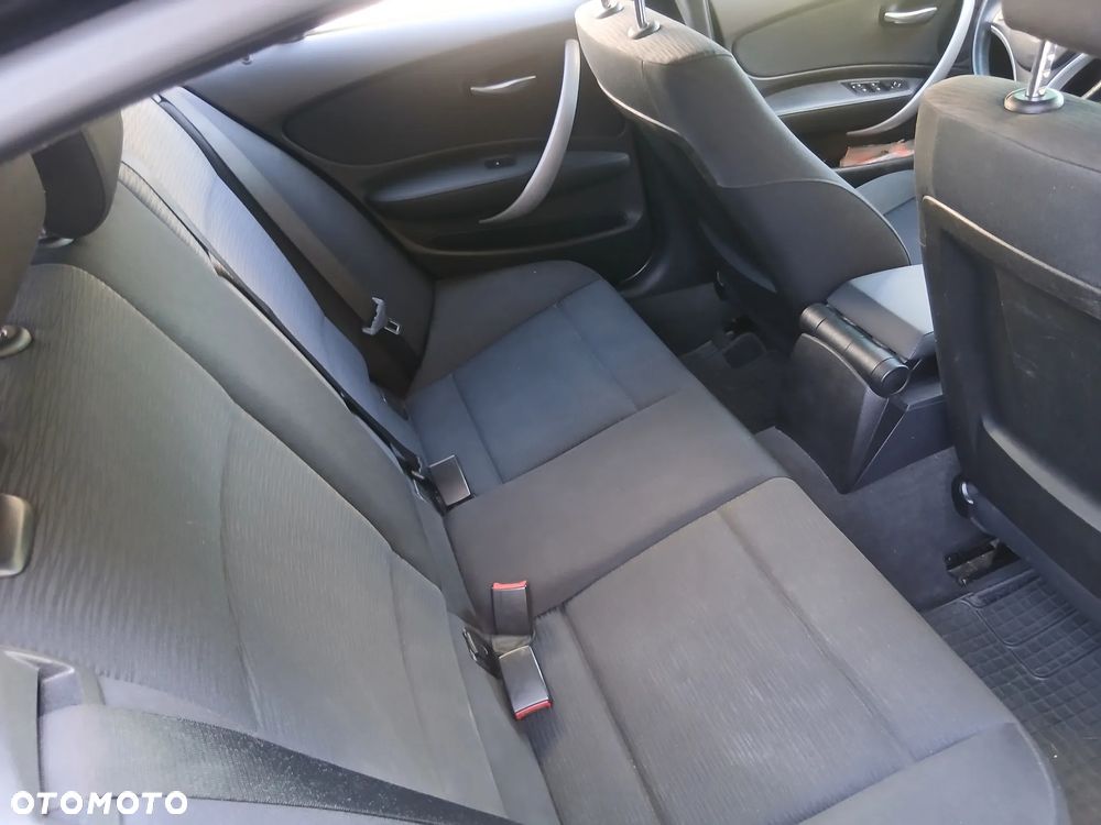 BMW Seria 1 120d - 8
