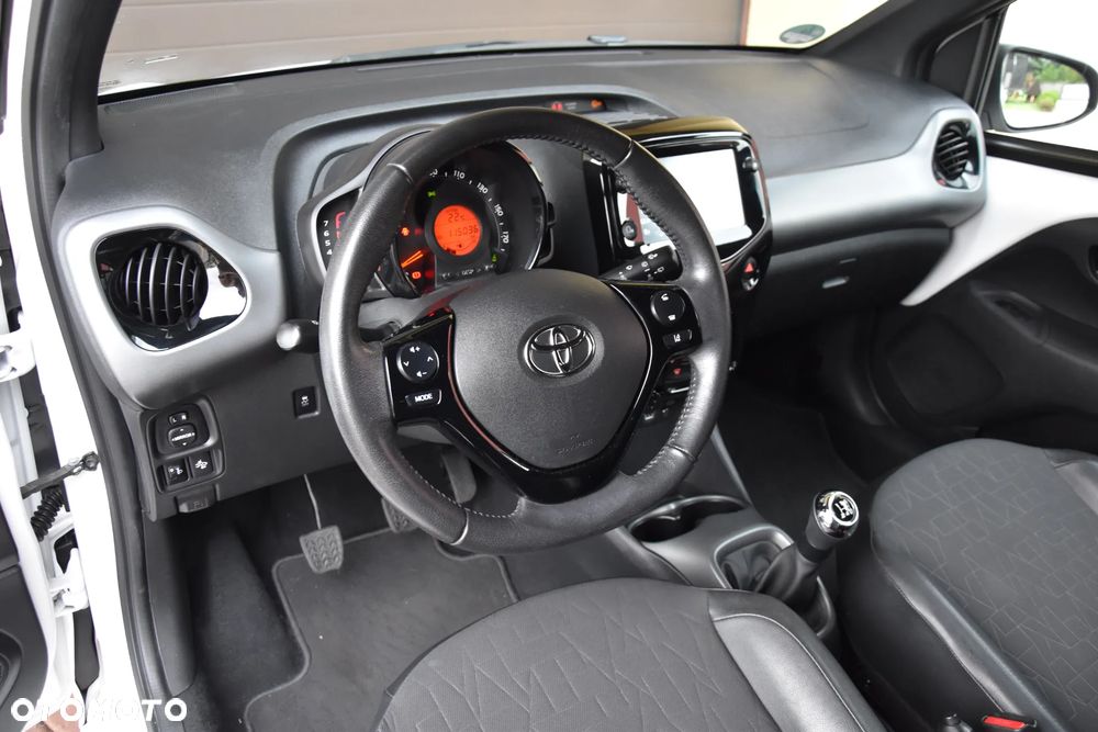 Toyota Aygo x-play club - 17