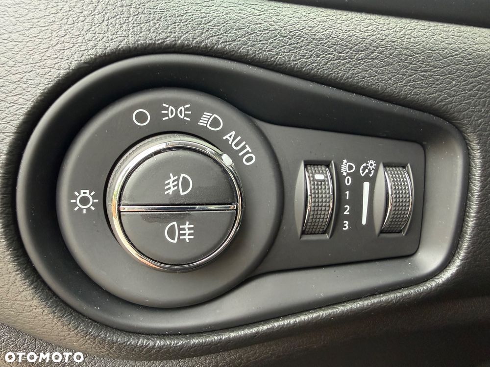 Jeep Renegade 1.3 GSE T4 Turbo Limited FWD S&S - 37
