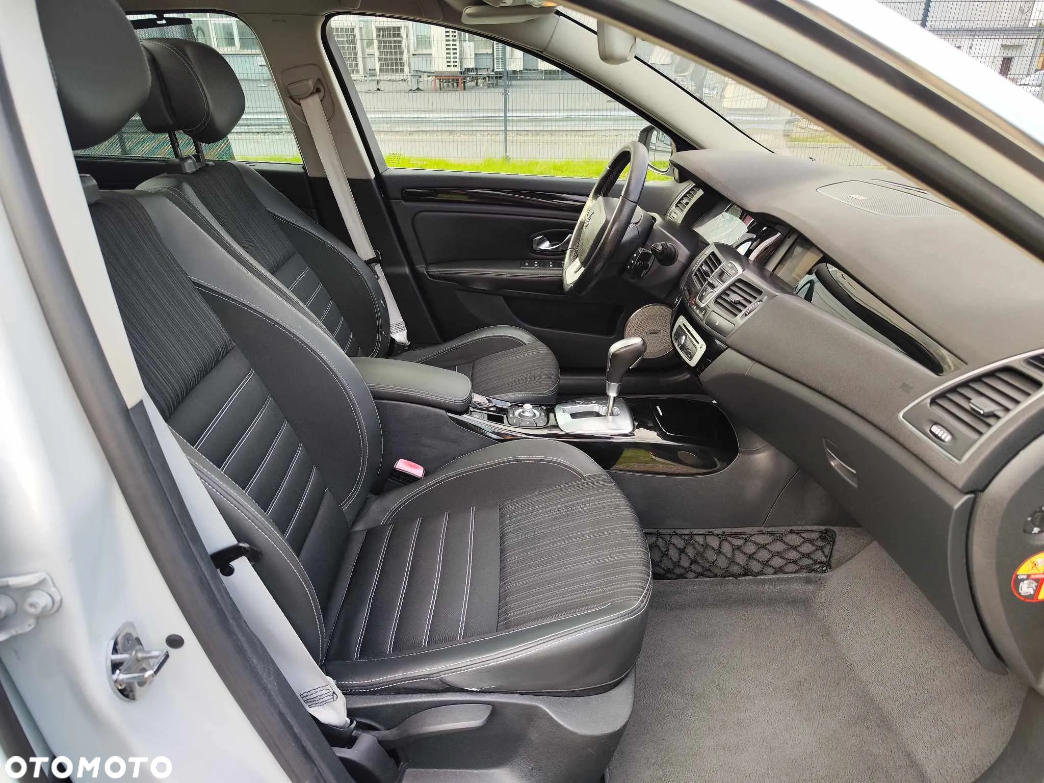 Renault Laguna Grandtour dCi 110 FAP EDC Bose Edition - 23