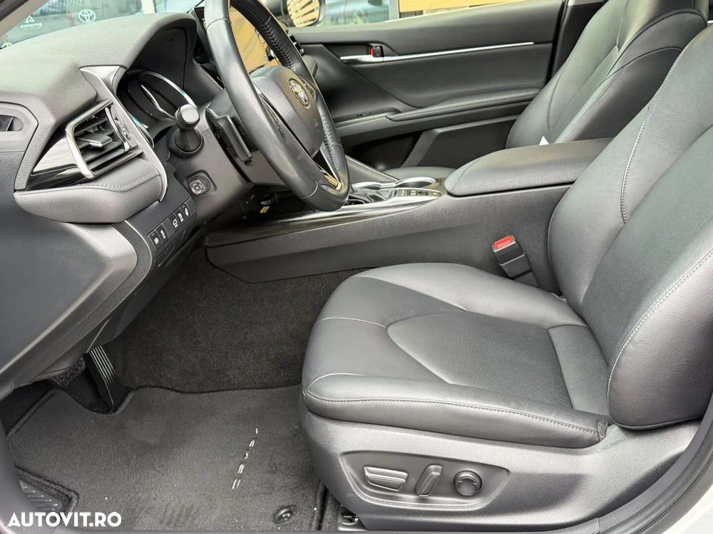 Toyota Camry 2.5 Dynamic - 12