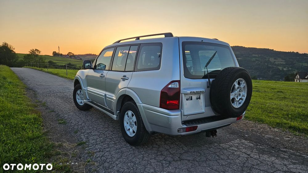 Mitsubishi Pajero - 3