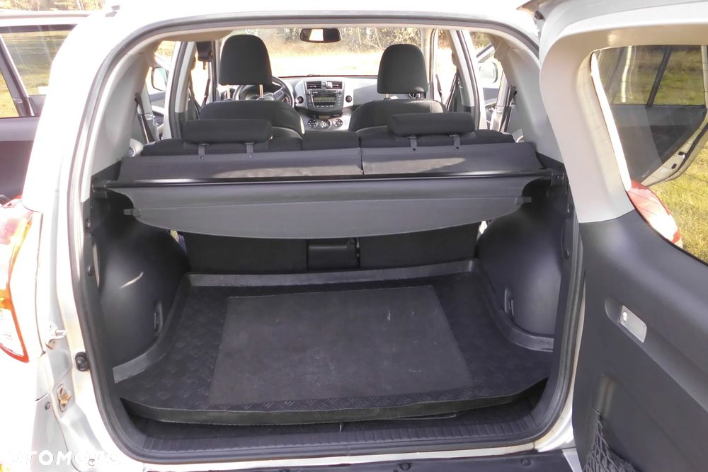 Toyota RAV4 - 12