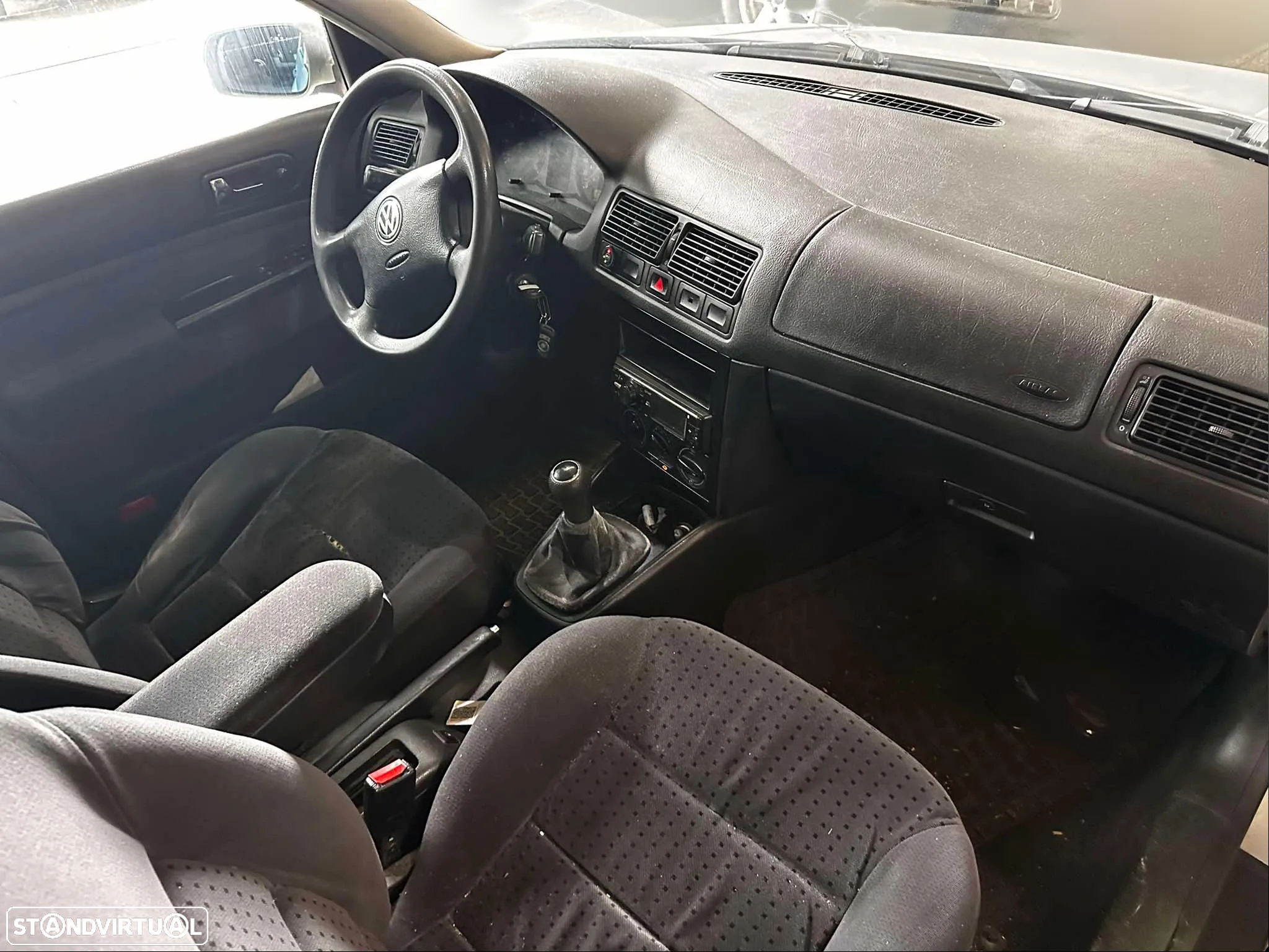 VW Golf IV Variant 1.4i 16v de 2000 para peças - 8