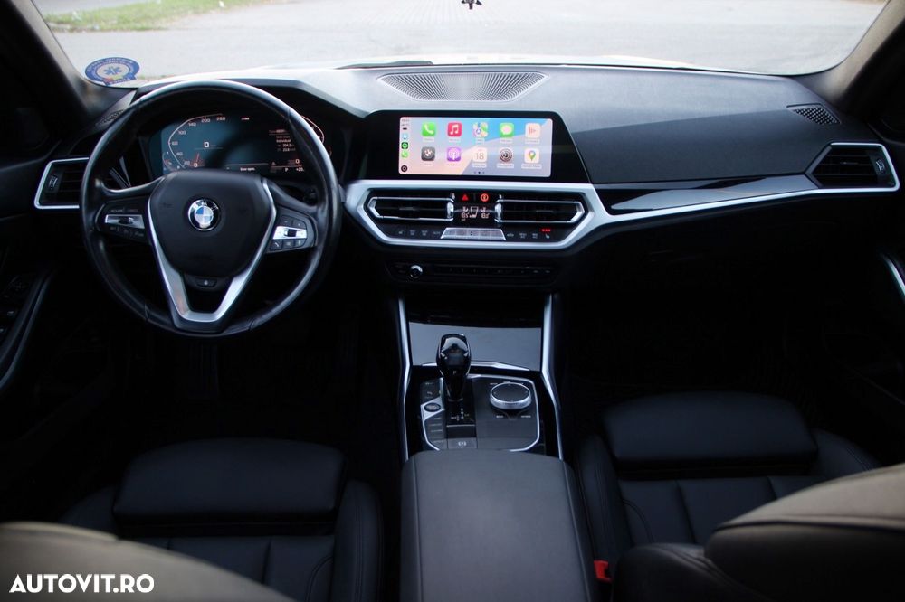 BMW Seria 3 330i xDrive AT - 8