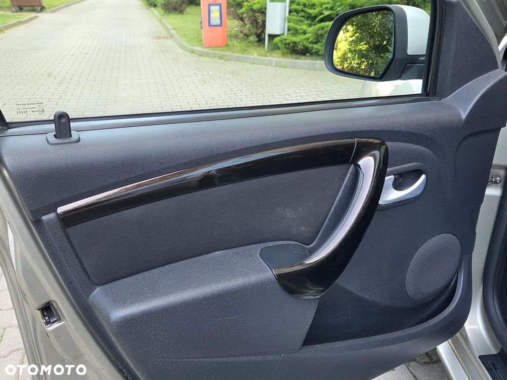 Dacia Duster 1.6 16V 4x2 Laureate - 22