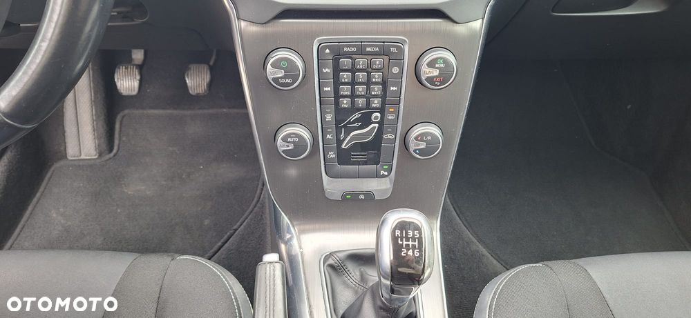 Volvo V40 D2 Momentum - 15