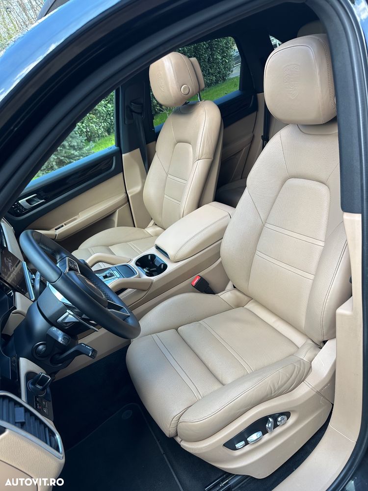 Porsche Cayenne Tiptronic S - 6