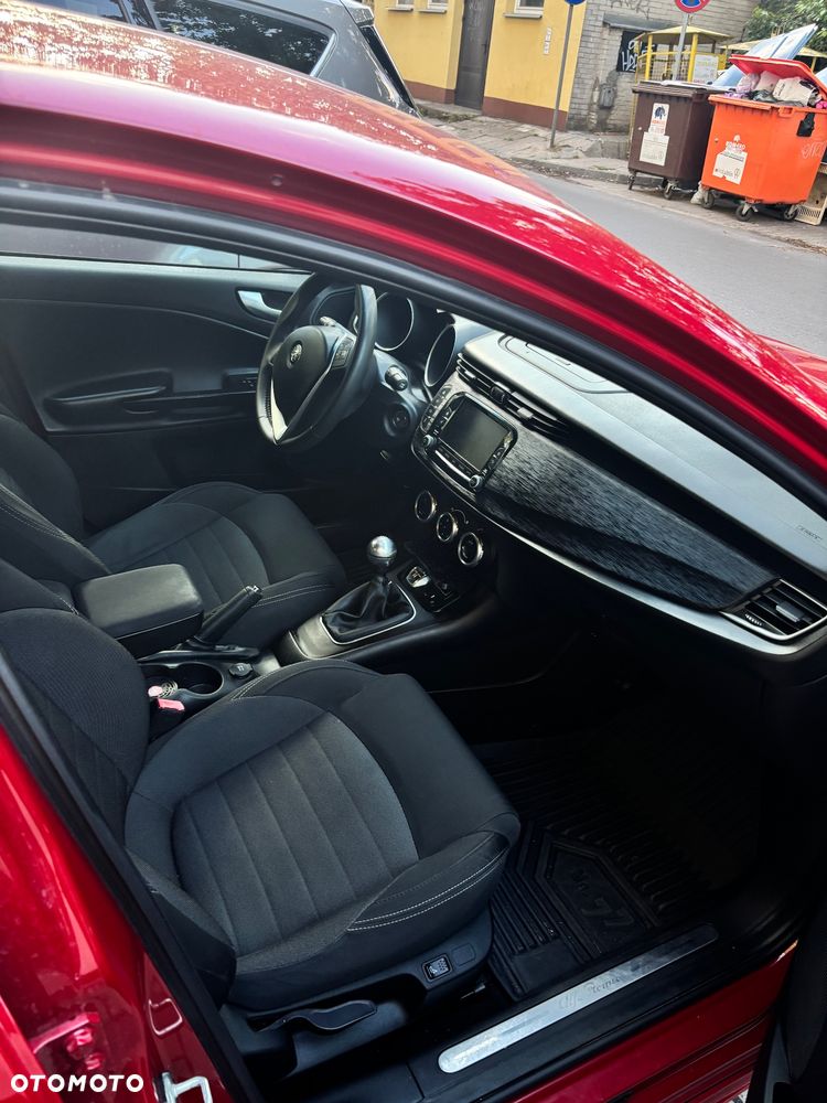 Alfa Romeo Giulietta 1.6 JTDM 16V Lusso - 7