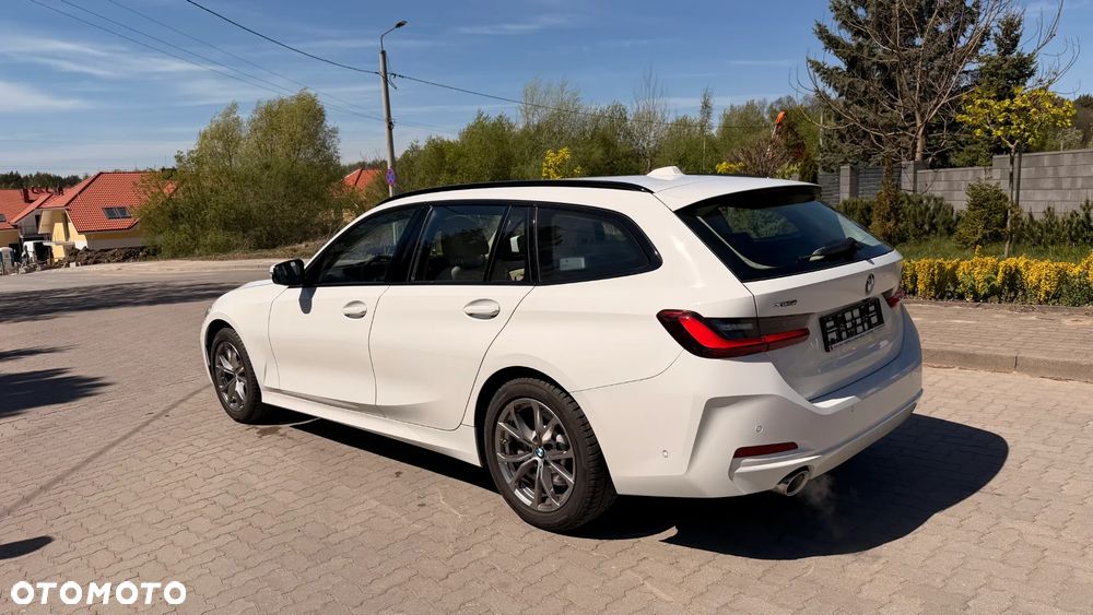 BMW Seria 3 330i xDrive - 6