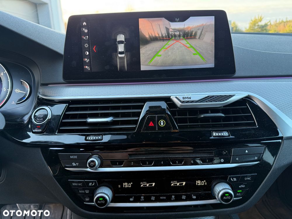 BMW Seria 5 520d M Sport - 15