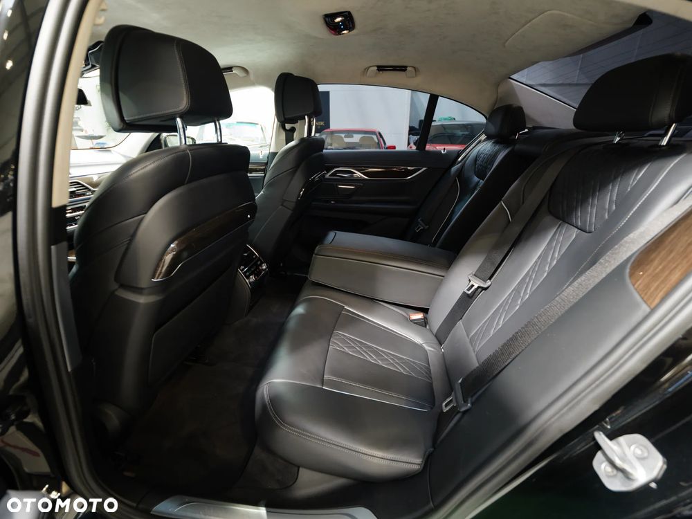 BMW Seria 7 730d xDrive - 18