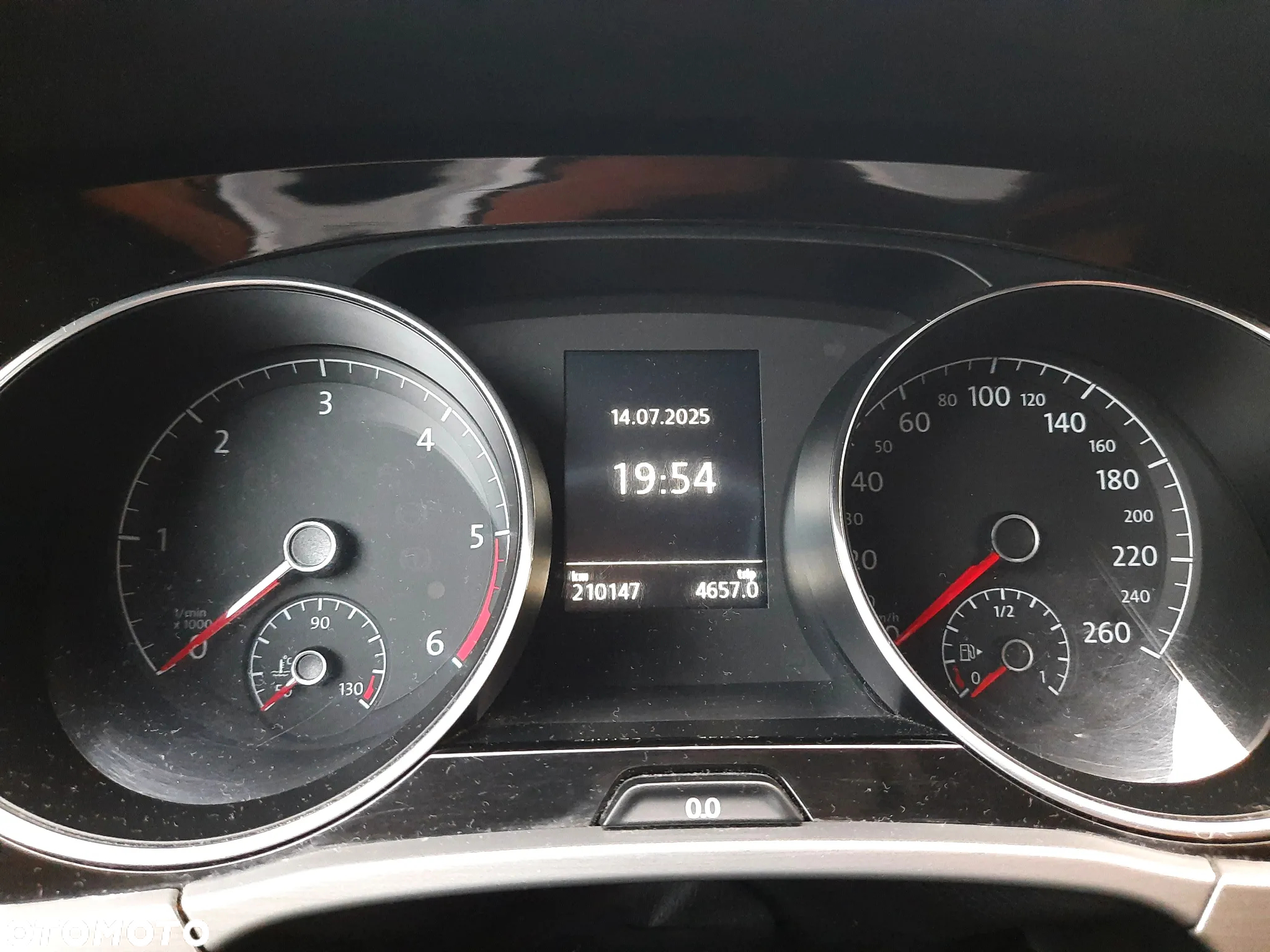 Volkswagen Touran 1.6 TDI BMT Comfortline - 18
