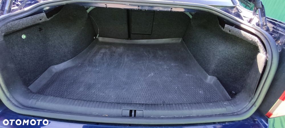 Volkswagen Passat - 5