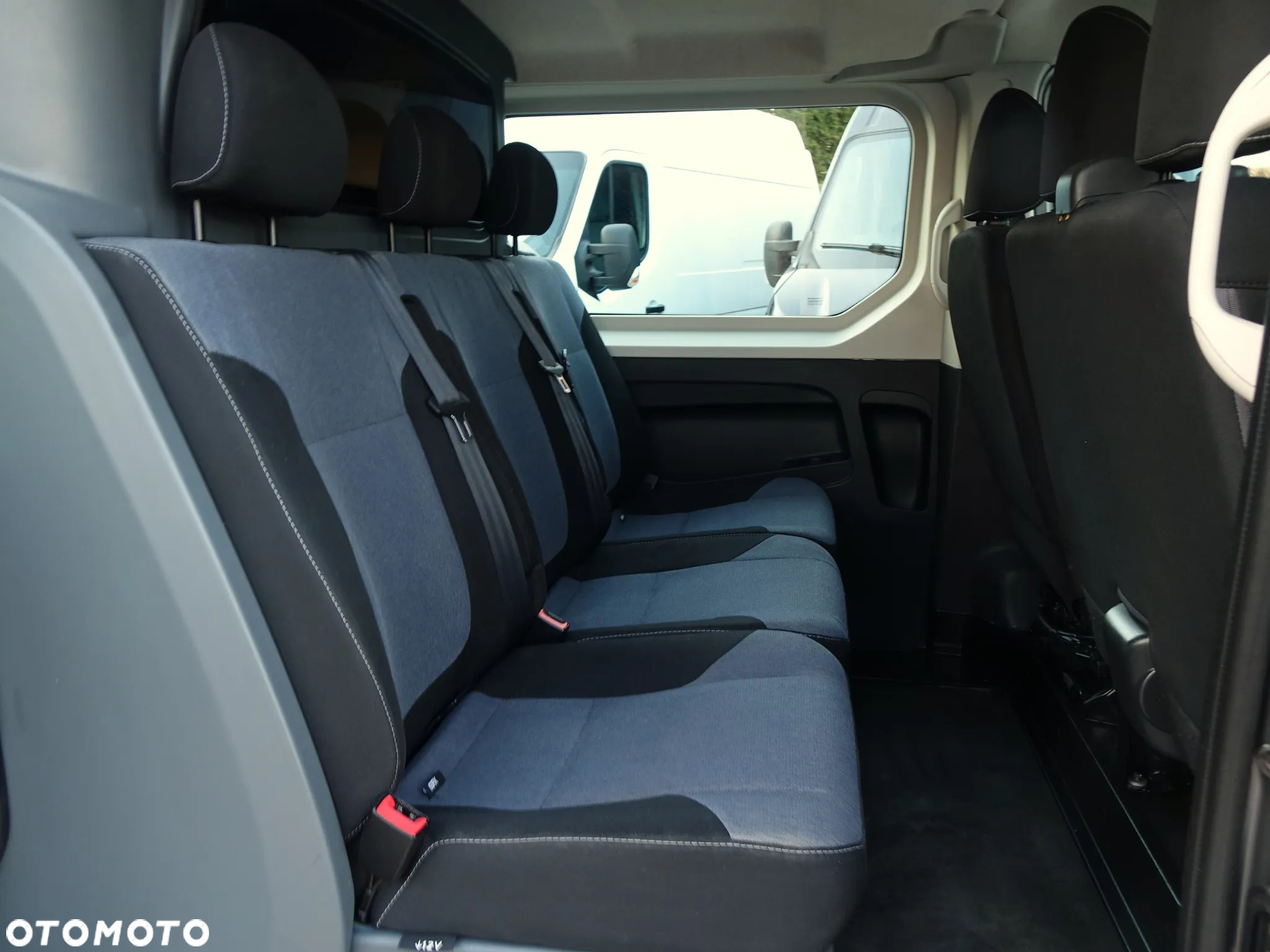 Opel Vivaro 6-osobowy brygadówka L1H1 - 17