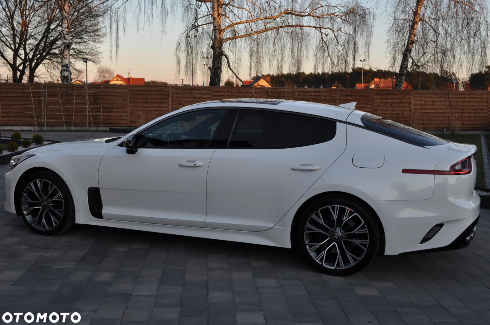 Kia Stinger 2.0 T-GDI GT Line - 22