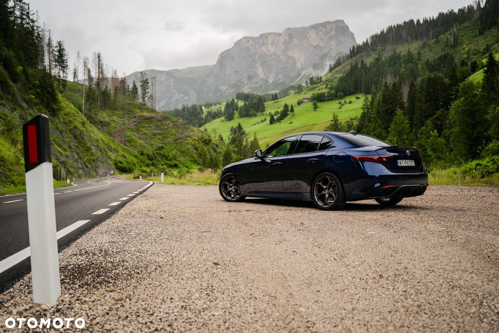 Alfa Romeo Giulia 2.0 Turbo 16V AT8 Veloce Ti - 32