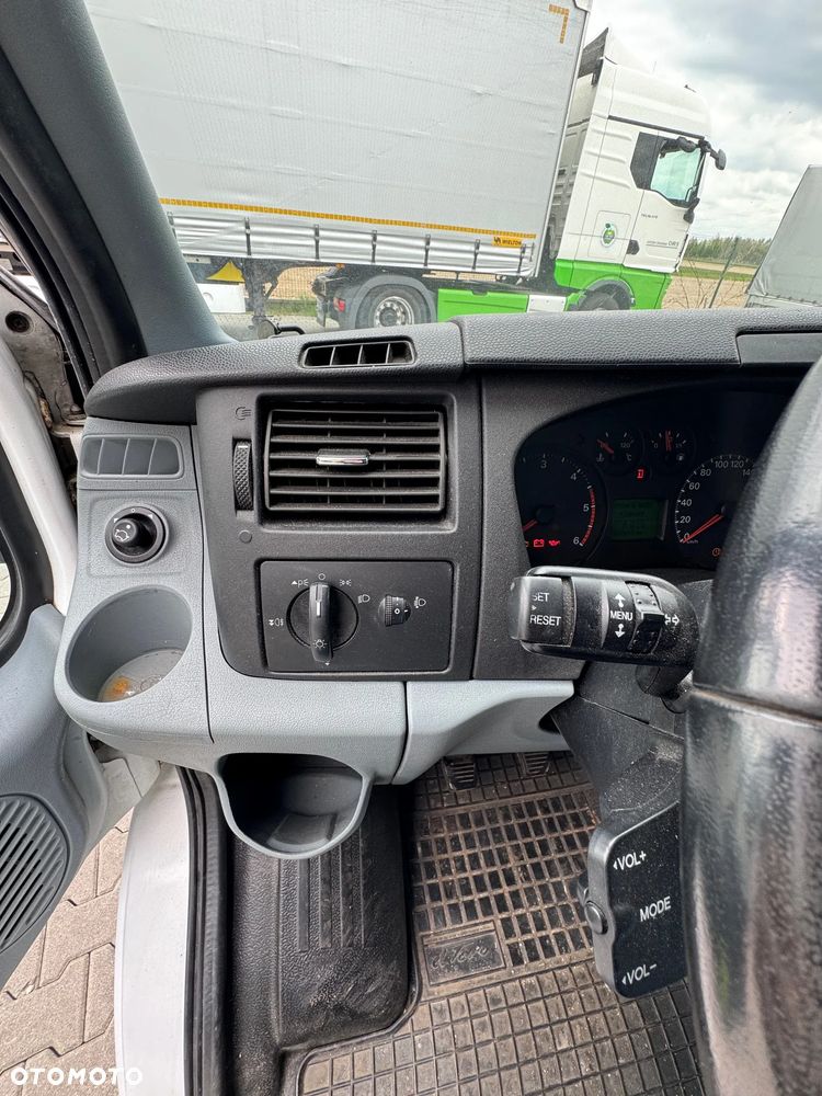 Ford Transit - 23