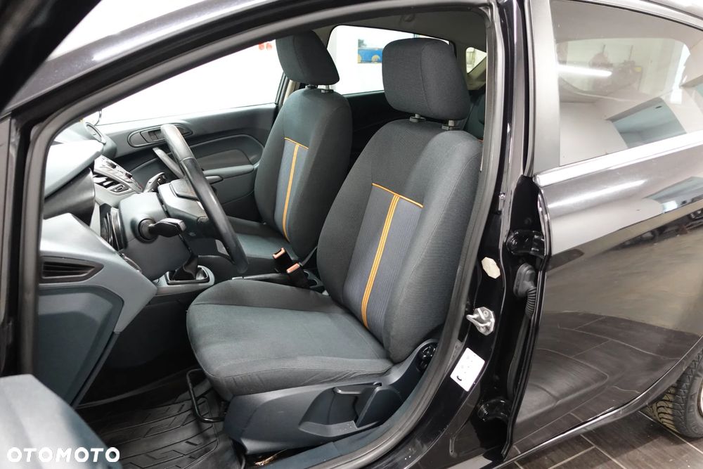 Ford Fiesta 1.25 Ambiente - 22