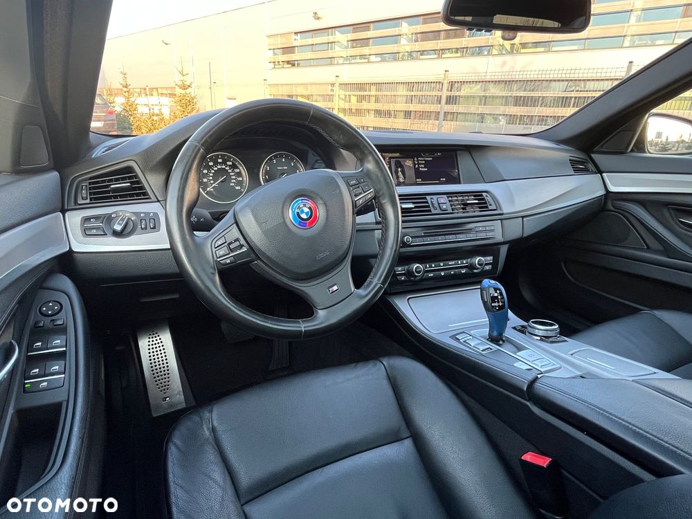 BMW Seria 5 535i Sport-Aut - 21