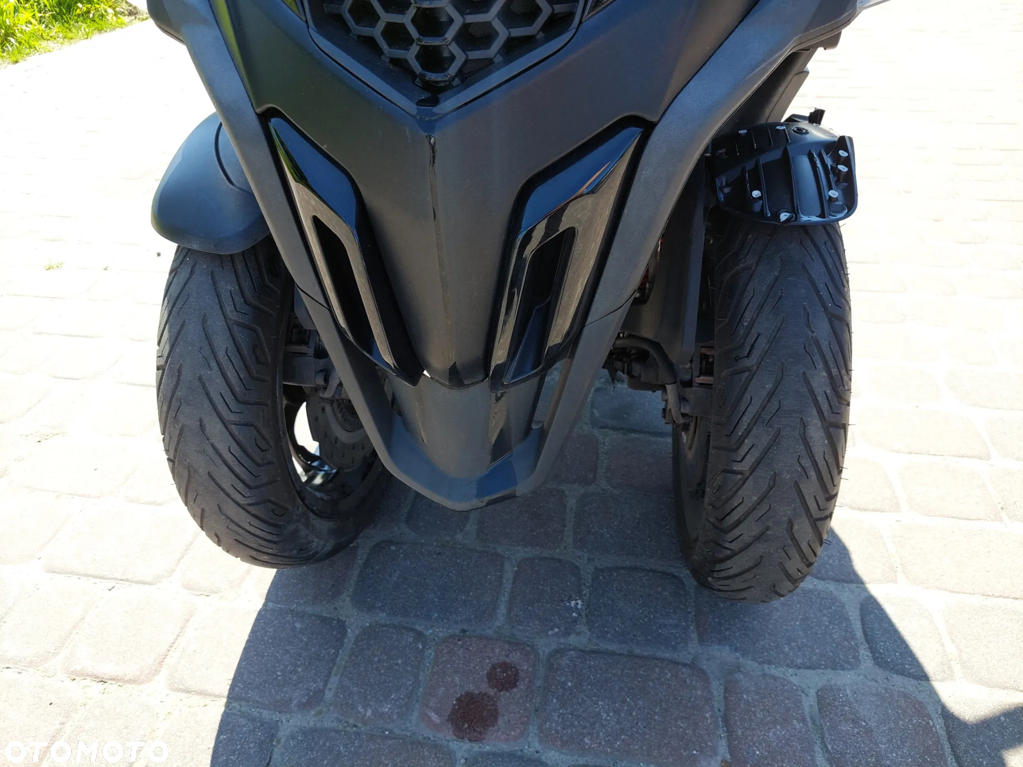 Piaggio MP-3 - 10