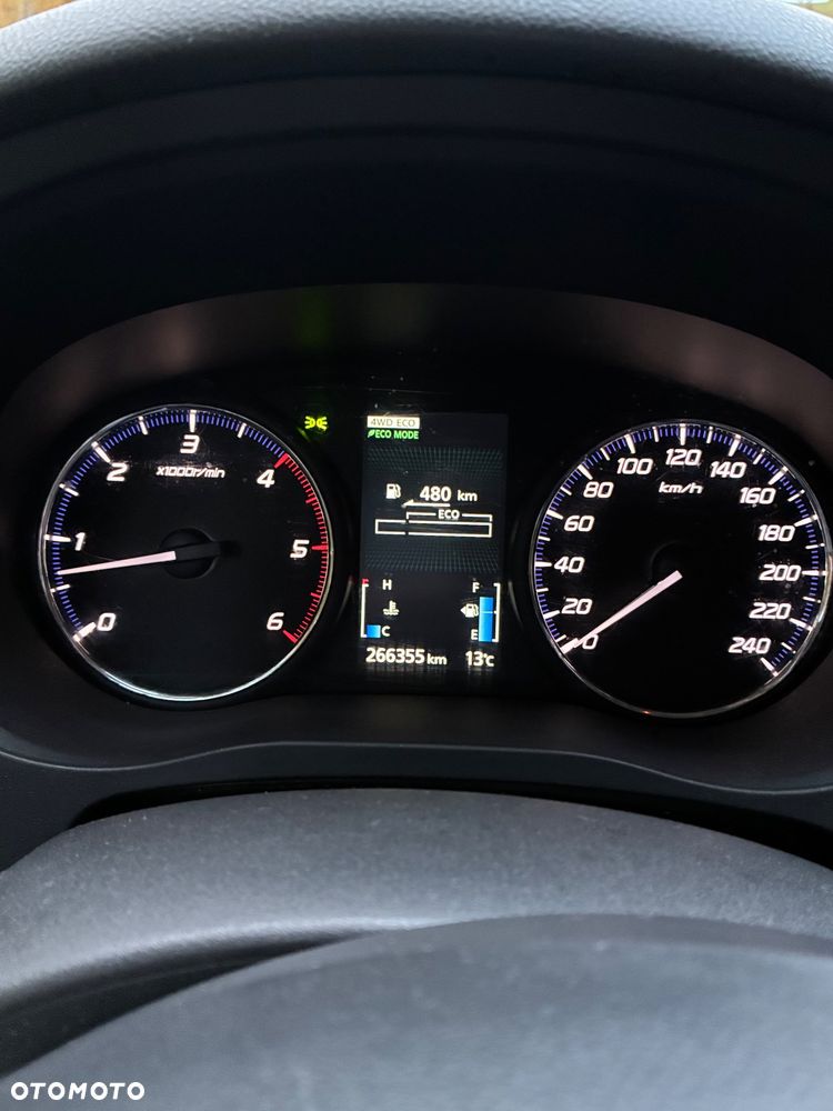 Mitsubishi Outlander - 7