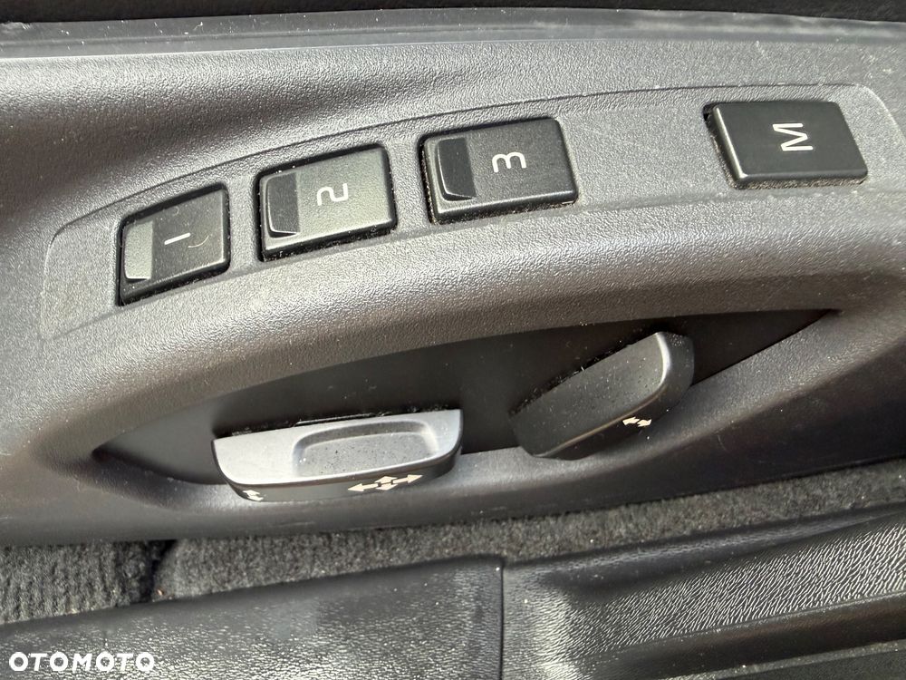 Volvo V60 D4 Drive-E Momentum - 32