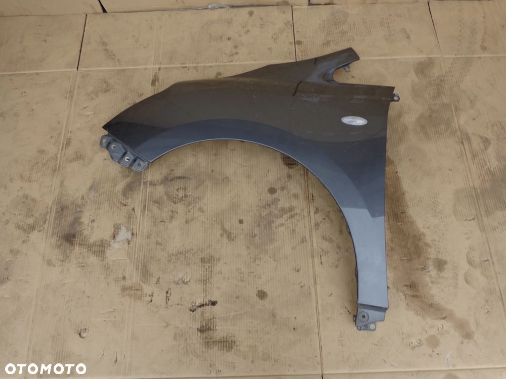 TOYOTA VERSO 09-13 blotnik lewy przedni 1G3 - 1