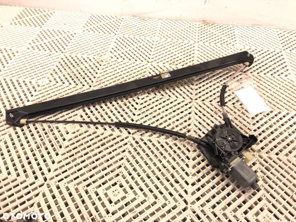 PODNOŚNIK SZYBY PRAWY PRZÓD  MAN TGE Autobus 2017 - 2022 2.0 TDI 130 kW [177 KM] olej napędowy - 1