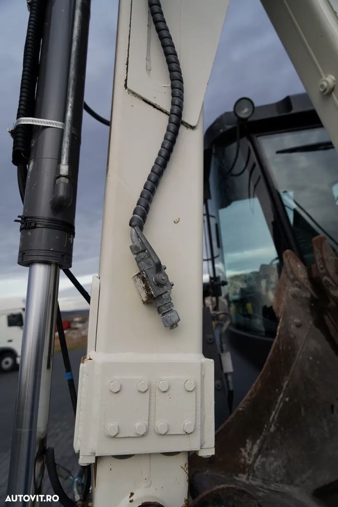 Terex 880 ELITE / BULDOEXCAVATOR / 2.500 ORE / SET CUPĂ - 19