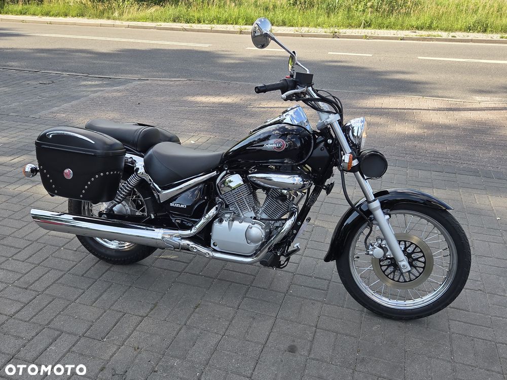 Suzuki Intruder - 16