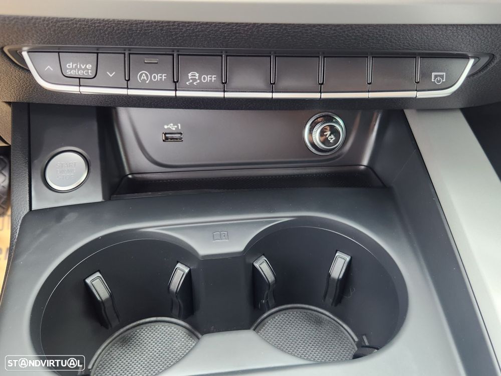 Audi A4 Avant 40 TDI S line S tronic - 40