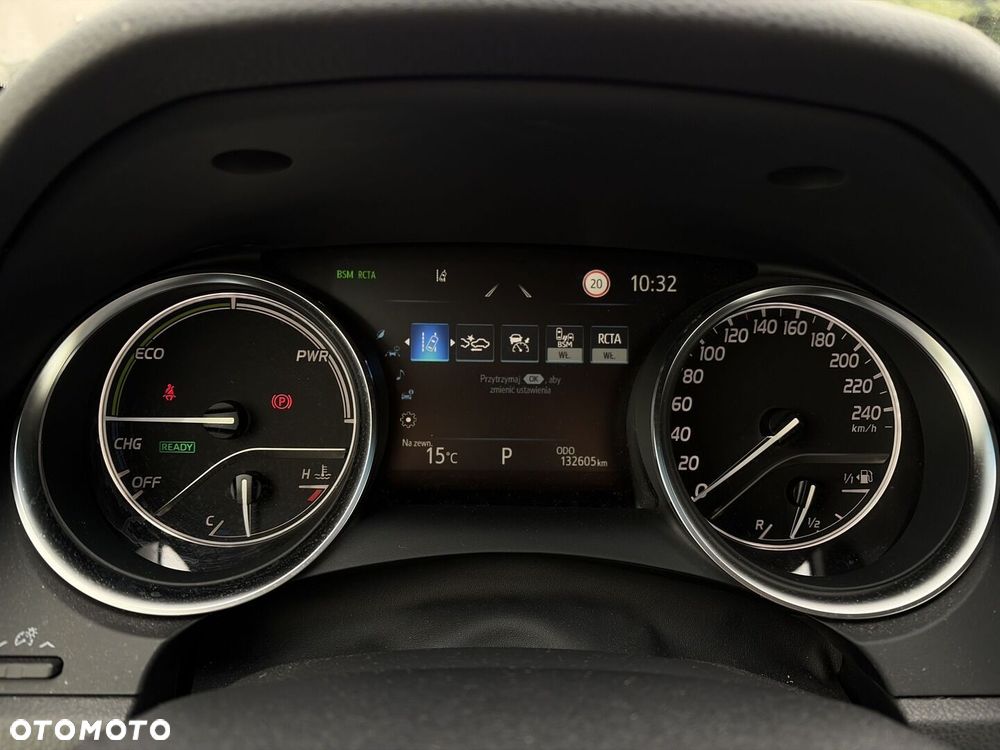 Toyota Camry 2.5 Hybrid Executive CVT - 22