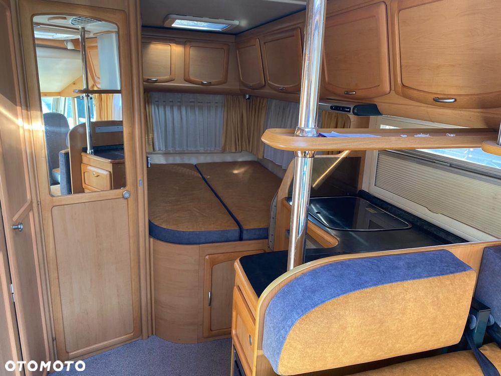 Mercedes-Benz Sprinter - 13