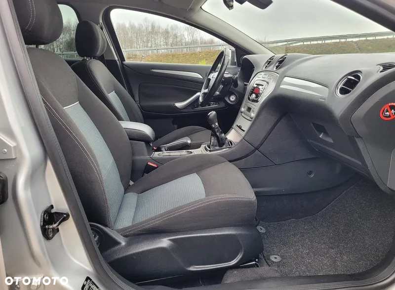 Ford Mondeo - 24