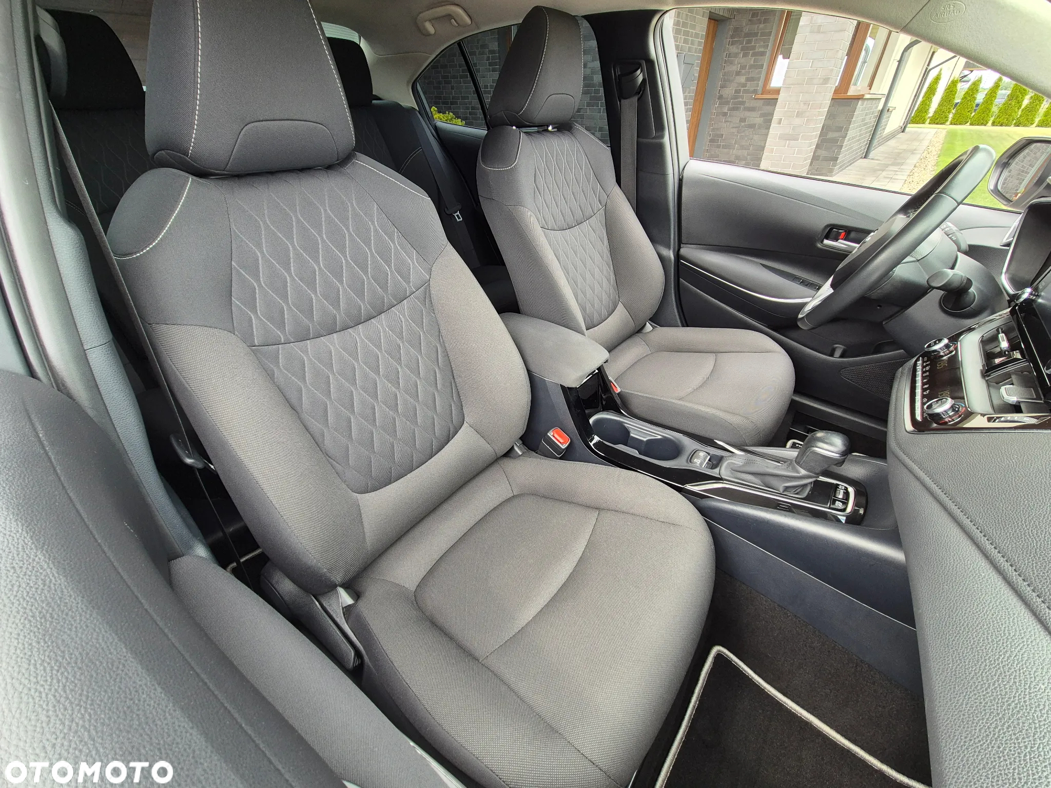Toyota Corolla 1.8 Hybrid Comfort - 22