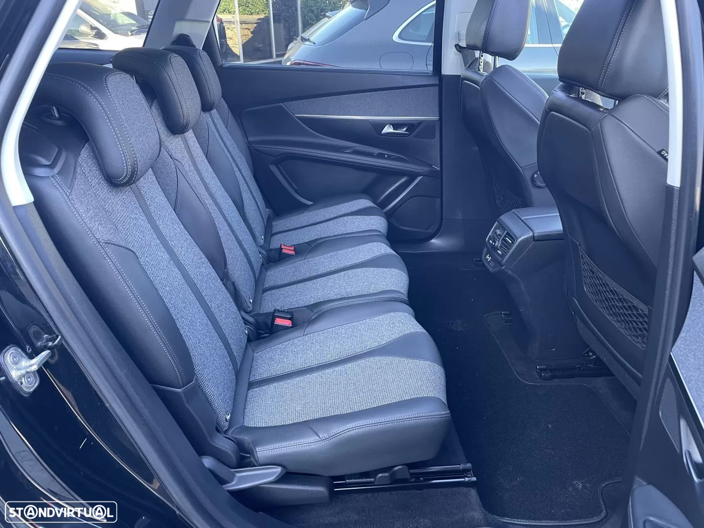 Peugeot 5008 1.2 PureTech Allure EAT8 - 14