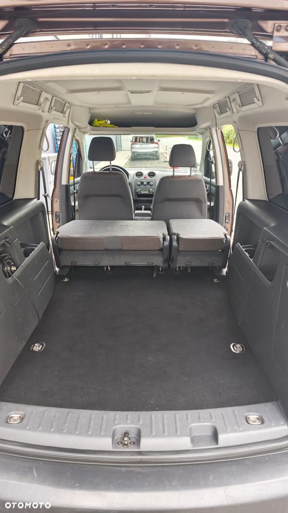 Volkswagen Caddy Maxi Trendline DSG - 24