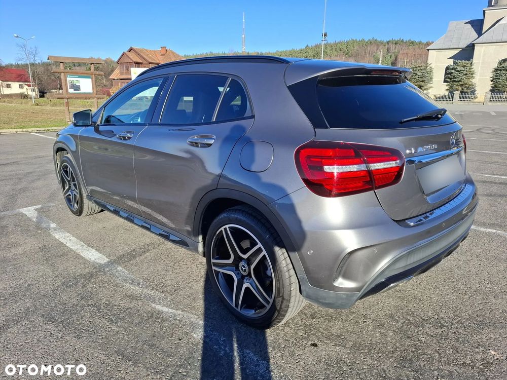 Mercedes-Benz GLA 200 7G-DCT AMG Line - 12