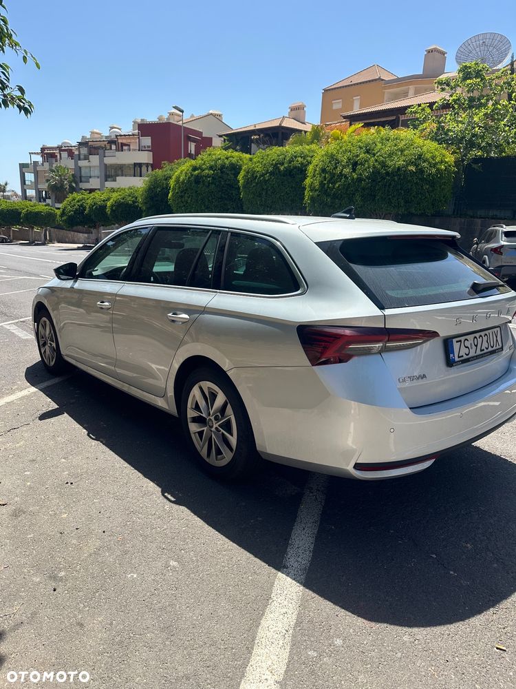 Skoda Octavia 1.5 TSI mHEV Selection DSG - 4