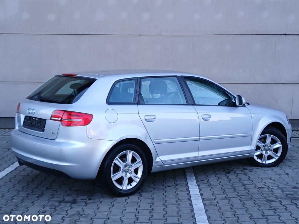 Audi A3 Sportback 1.6 Attraction - 4
