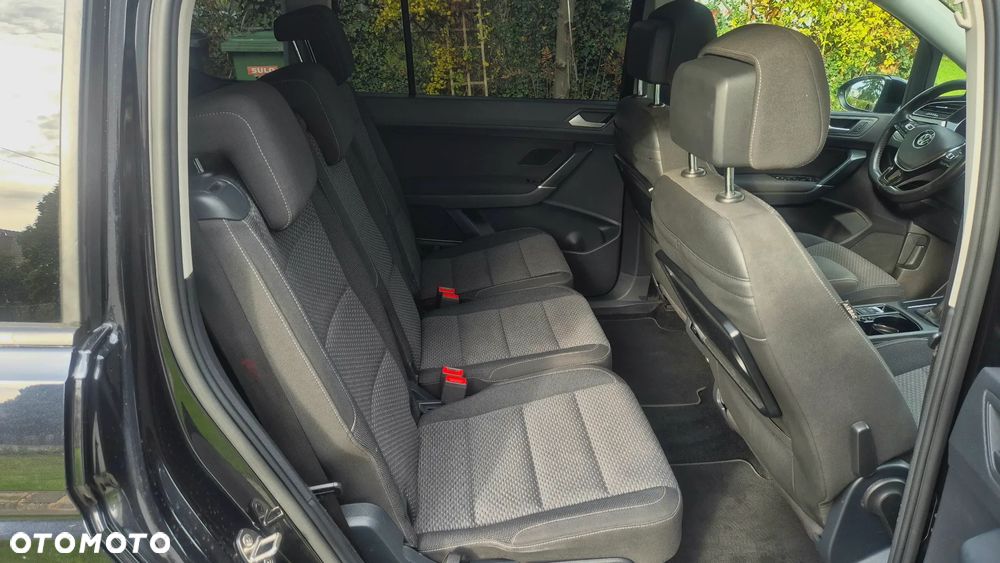 Volkswagen Touran 1.6 TDI SCR BlueMotion Technology Comfortline - 12