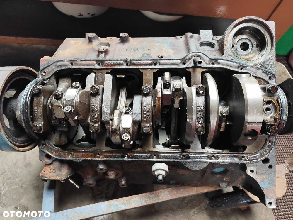 Chevrolet 350 5.7l blok z wałem korbowym tłoki korbowody