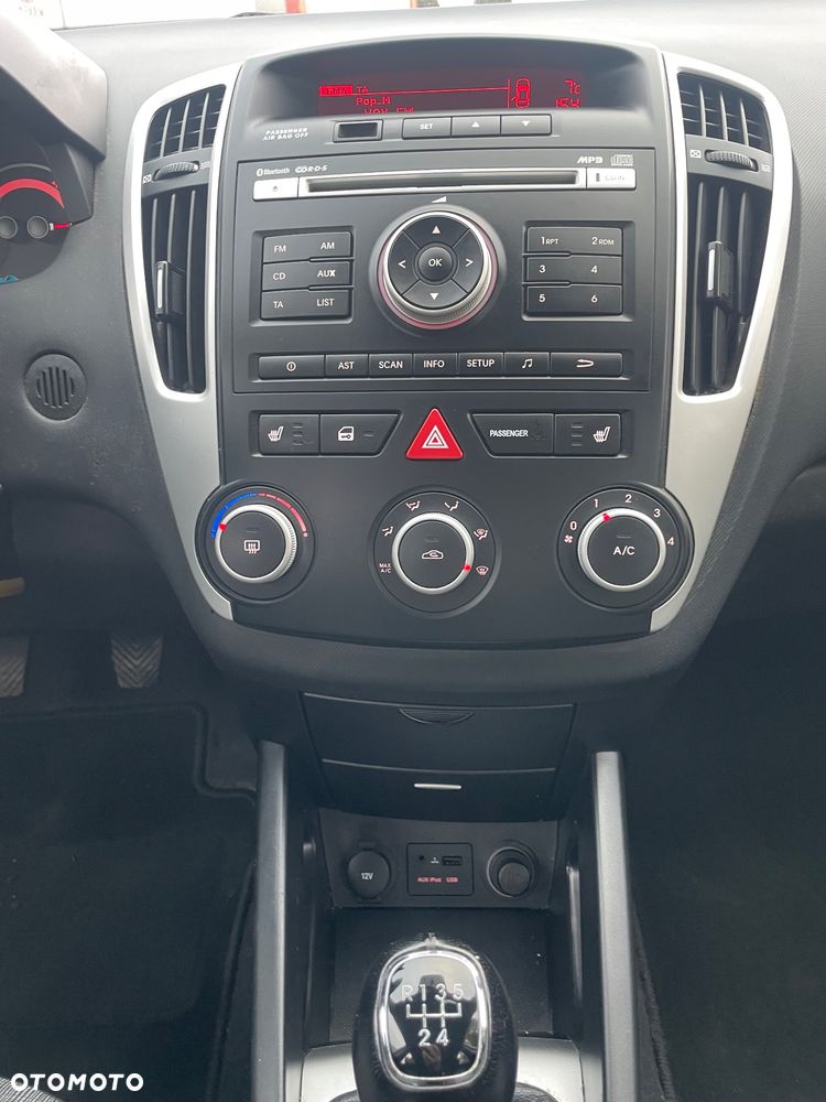 Kia Ceed 1.4 CVVT Attract - 8